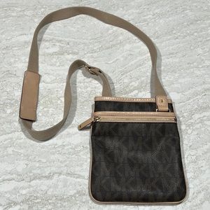 Micheal Kors Crossbody Bag